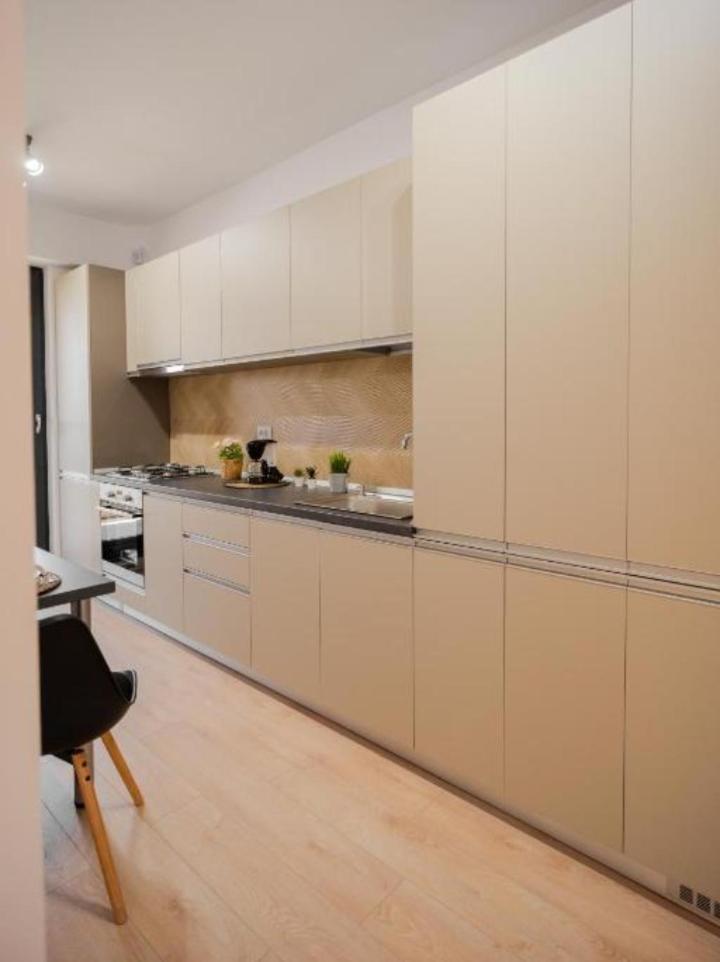 Apartament De Lux Бакэу Экстерьер фото
